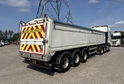 FRUEHAUF<br>TRI AXLE